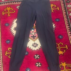 Lululemon Black jogger Athletic Align Leggings Silver Logo, women’s Medium 8